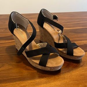 TOMS Cork Wedge Open Toe Sandal - Black Sz 9 (fits like 8.5)